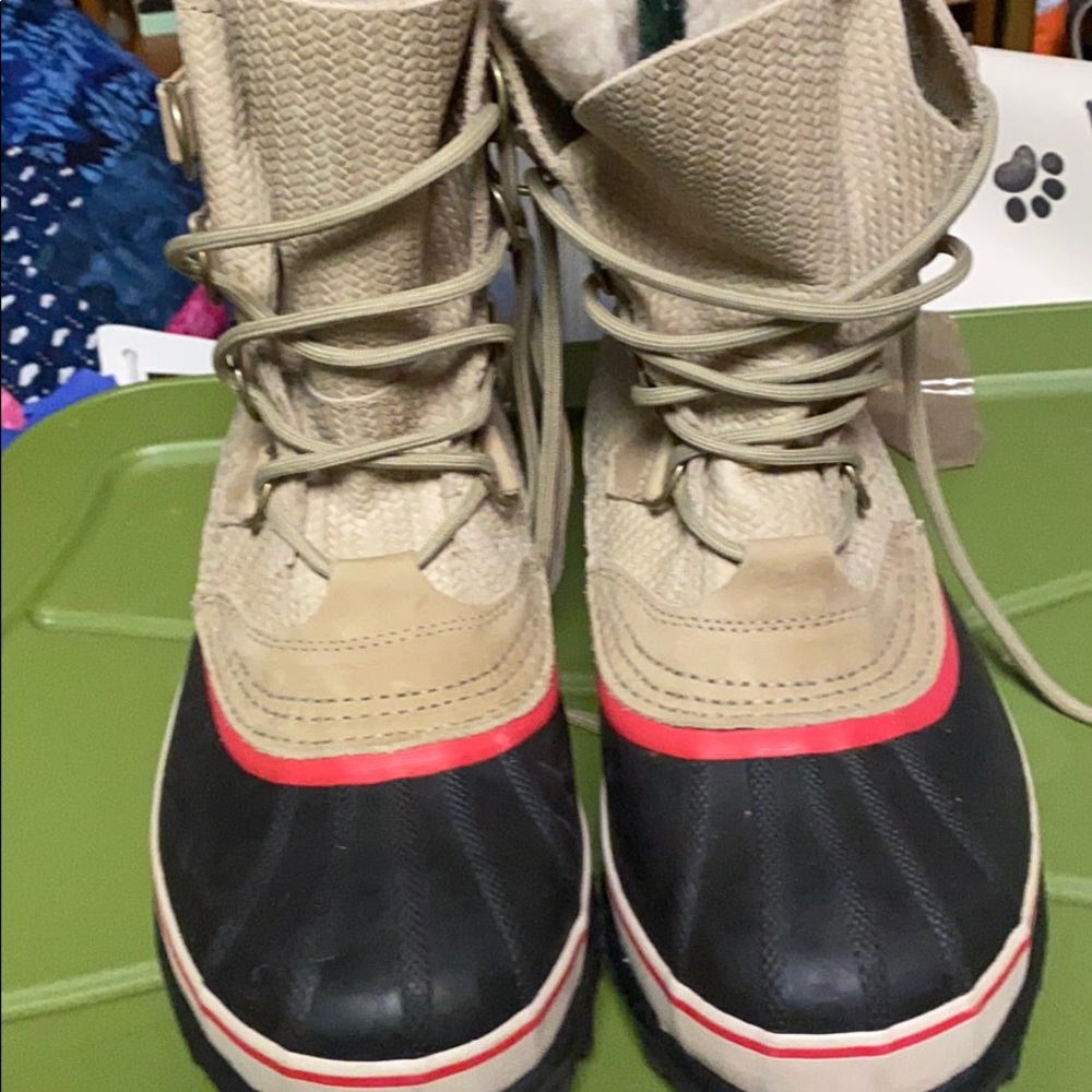 Sorel boots - Picture 3 of 5